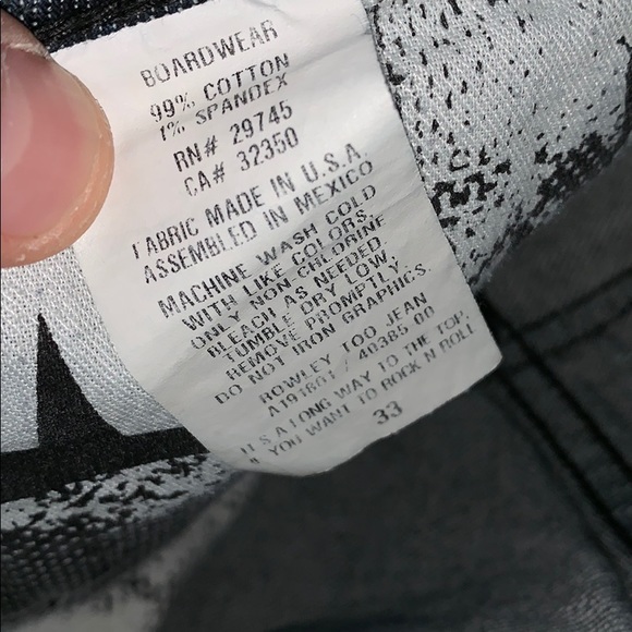 Men's Volcom Jeans (light gray+ stained design) - Picture 5 of 6